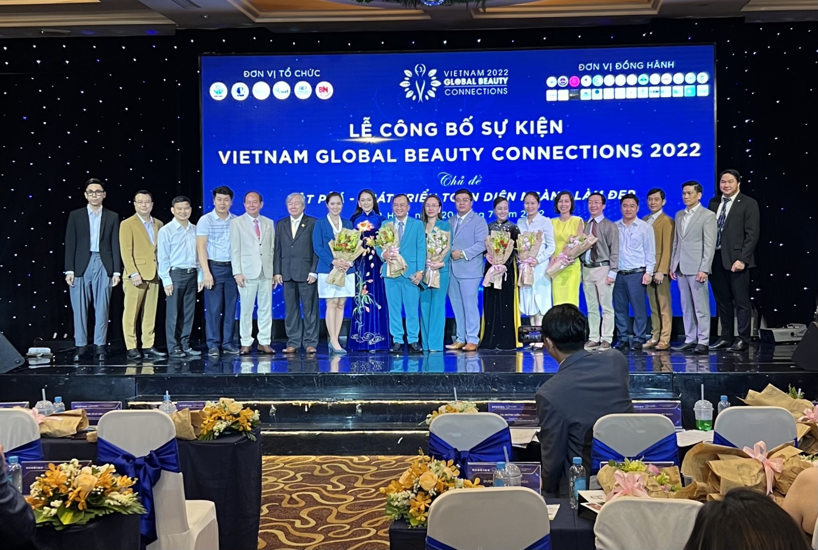 LỄ CÔNG BỐ SỰ KIỆN VN GLOBAL BEAUTY CONNECTIONS 2002